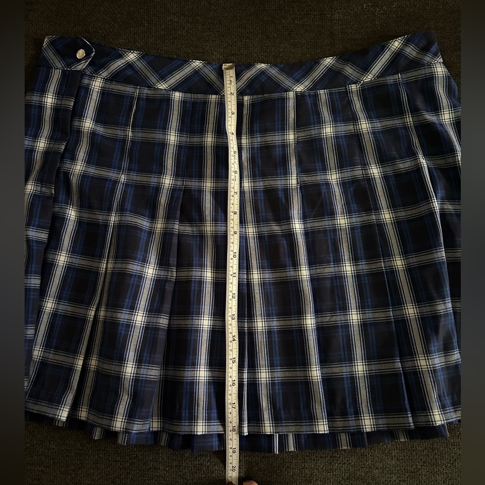 H&M blue plaid pleated skirt - Picture 4 of 5
